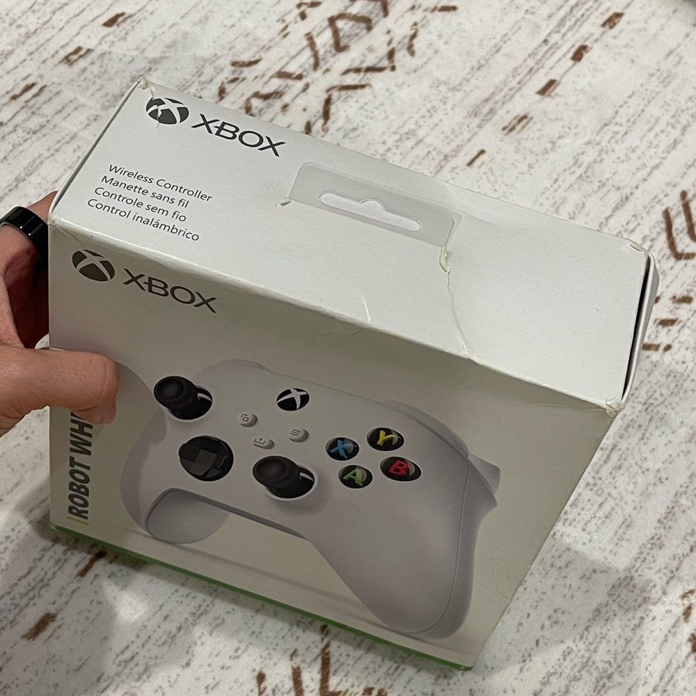 Xbox Wireless Controller - Robot White - Picture 4 of 6